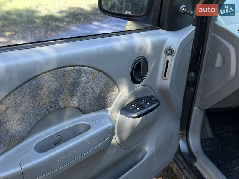 Хэтчбек Chevrolet Aveo 2005 в Буче