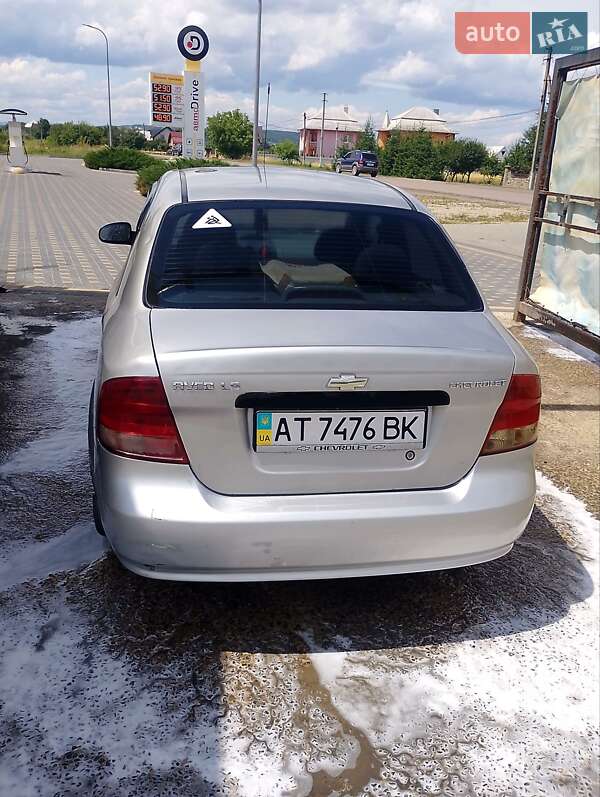 Седан Chevrolet Aveo 2004 в Коломые