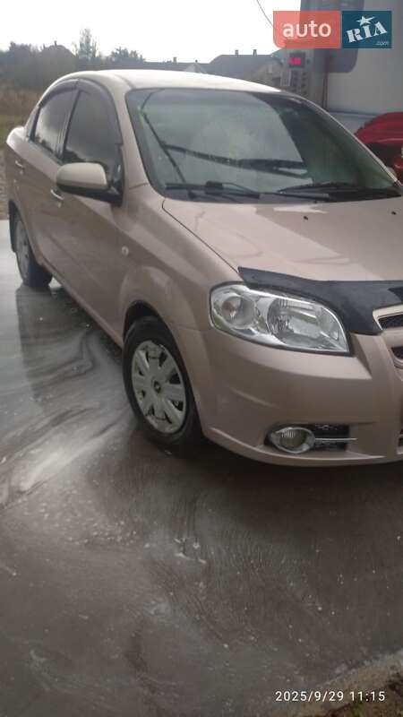 Седан Chevrolet Aveo 2008 в Черновцах