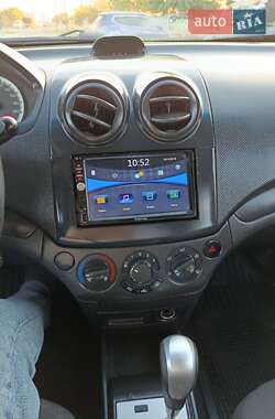 Хэтчбек Chevrolet Aveo 2008 в 