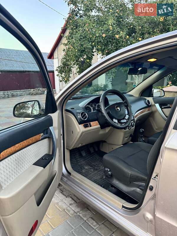 Седан Chevrolet Aveo 2008 в Волочиске