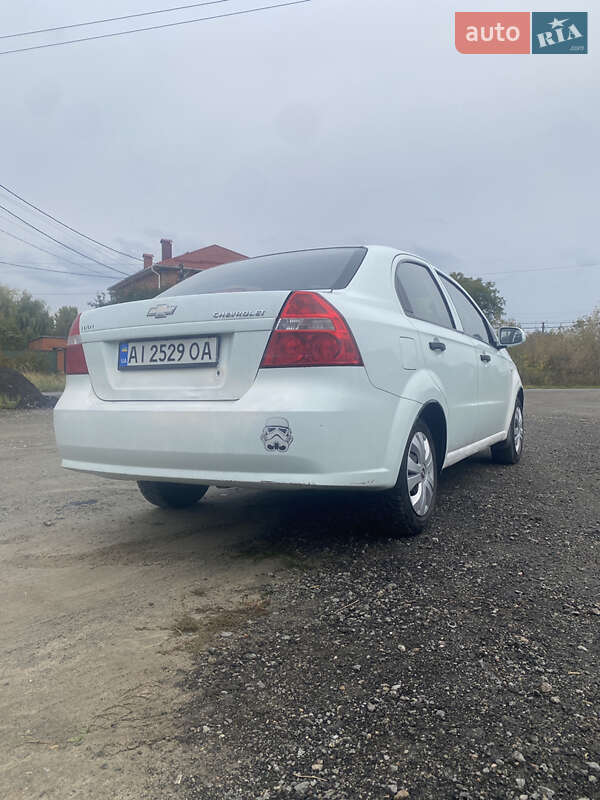 Седан Chevrolet Aveo 2008 в Броварах