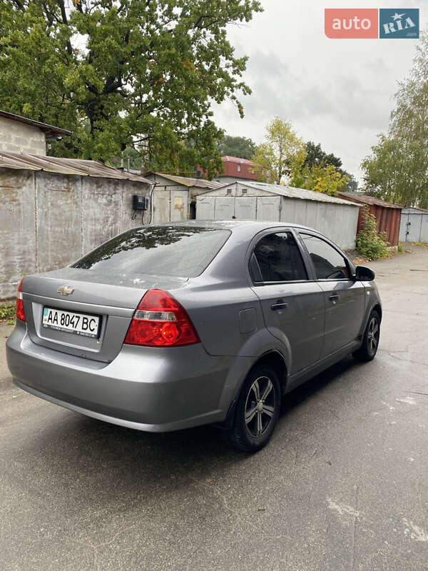 Седан Chevrolet Aveo 2006 в Ирпене