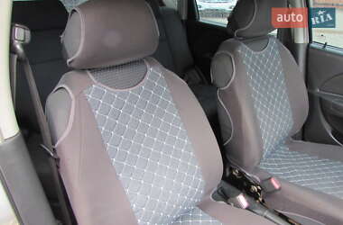 Хэтчбек Chevrolet Aveo 2006 в 