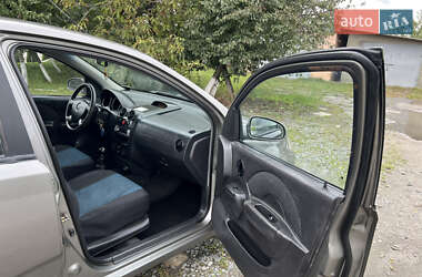 Хэтчбек Chevrolet Aveo 2006 в  фото 17 Хэтчбек Chevrolet Aveo 2006 в