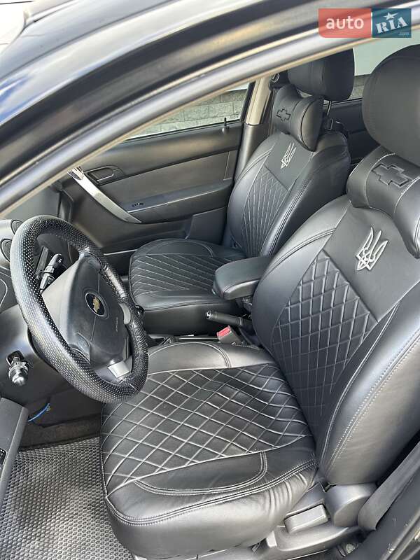 Седан Chevrolet Aveo 2010 в Броварах