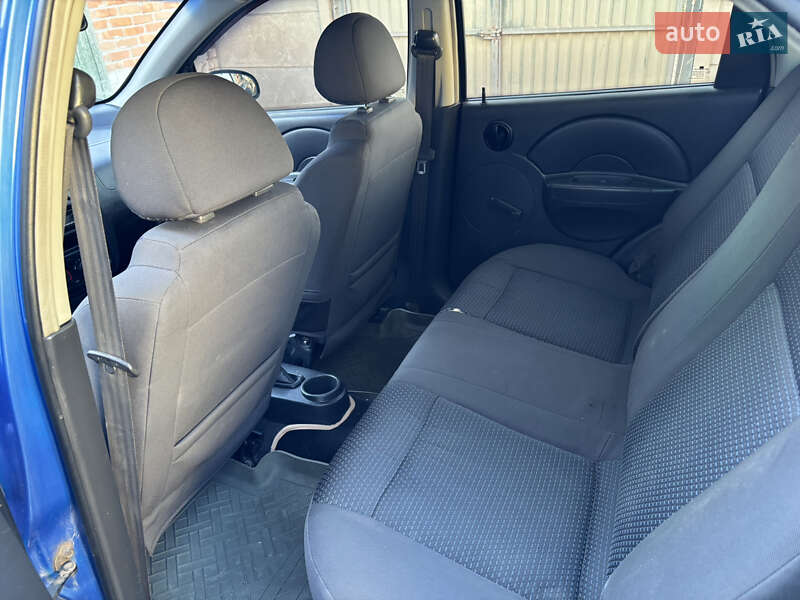 Седан Chevrolet Aveo 2006 в Изюме