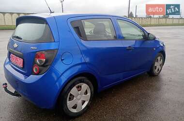 Хэтчбек Chevrolet Aveo 2012 в 