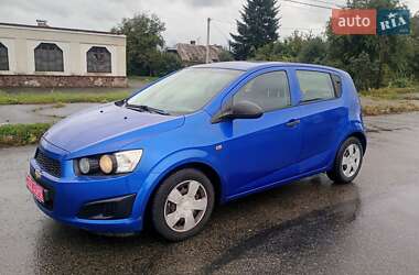 Хэтчбек Chevrolet Aveo 2012 в 