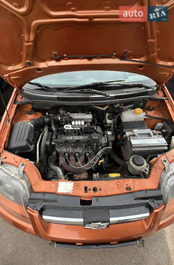 Хэтчбек Chevrolet Aveo 2007 в 