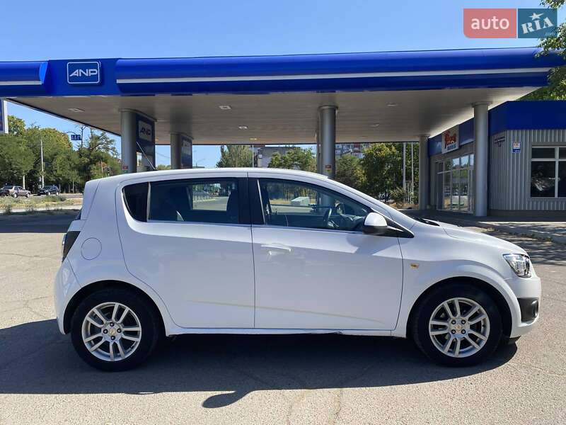 Хэтчбек Chevrolet Aveo 2012 в Николаеве