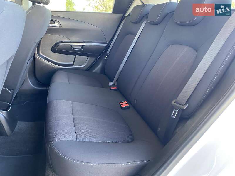 Хэтчбек Chevrolet Aveo 2012 в Николаеве