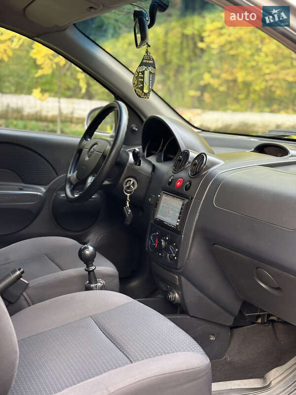 Хэтчбек Chevrolet Aveo 2007 в Харькове