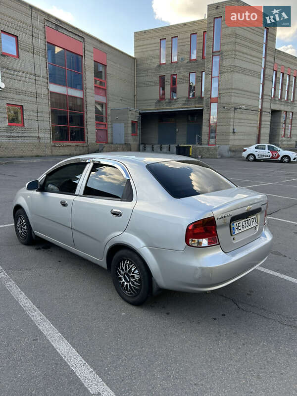 Седан Chevrolet Aveo 2005 в Днепре