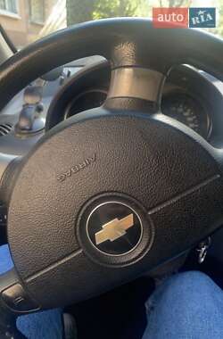 Хэтчбек Chevrolet Aveo 2006 в 