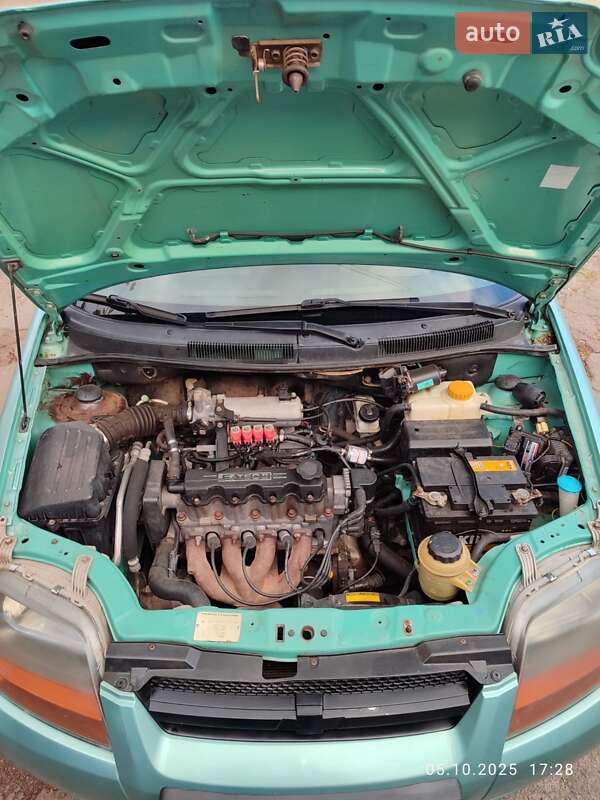 Седан Chevrolet Aveo 2006 в Кривому Розі