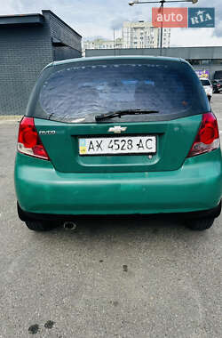Хэтчбек Chevrolet Aveo 2004 в 
