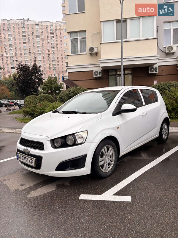 Хетчбек Chevrolet Aveo 2012 в Києві