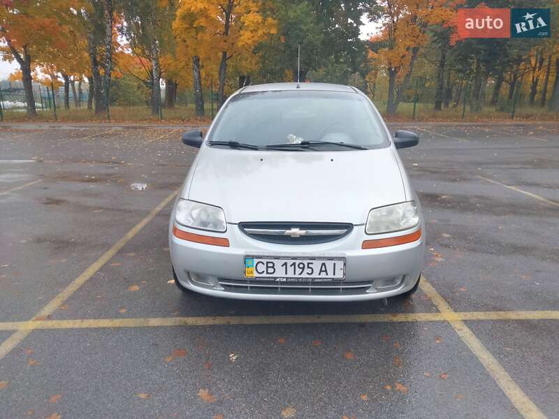 Седан Chevrolet Aveo 2004 в Чернигове