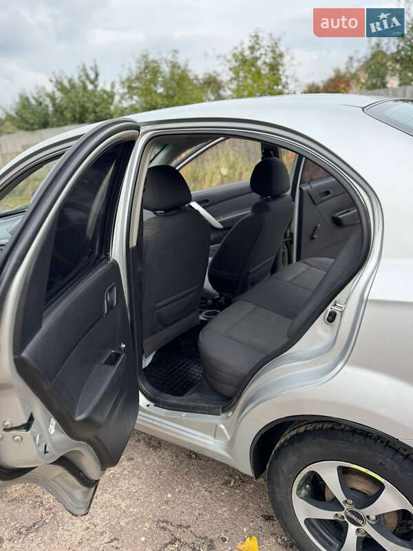 Седан Chevrolet Aveo 2007 в Ямпілю