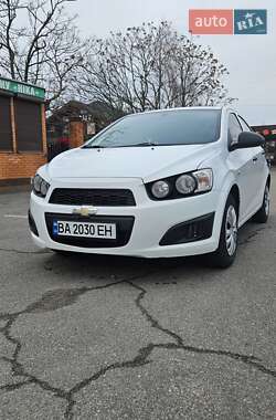 Седан Chevrolet Aveo 2012 в Овруче