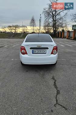 Седан Chevrolet Aveo 2012 в Овручі