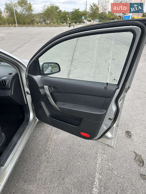 Седан Chevrolet Aveo 2006 в Запорожье