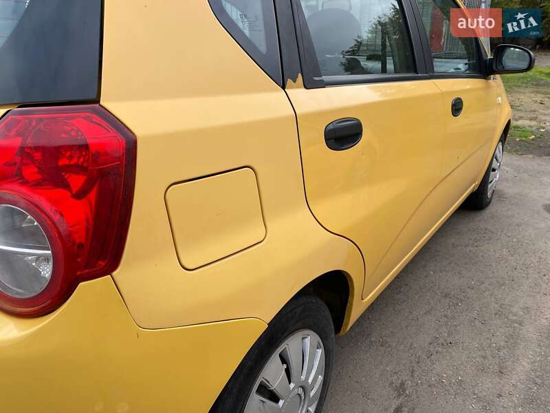 Хэтчбек Chevrolet Aveo 2008 в Кривом Роге
