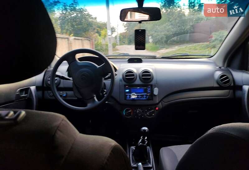 Хетчбек Chevrolet Aveo 2012 в Дніпрі