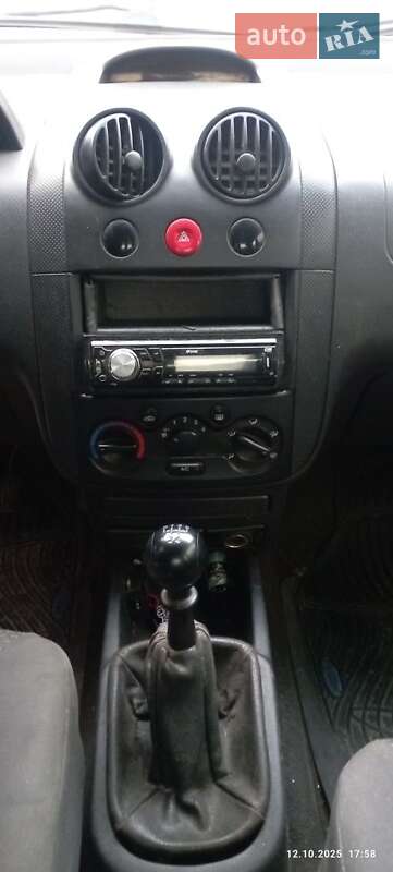 Седан Chevrolet Aveo 2005 в Фастове