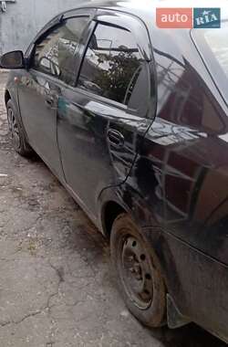 Седан Chevrolet Aveo 2005 в  фото 5 Седан Chevrolet Aveo 2005 в