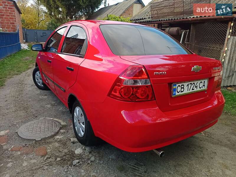 Седан Chevrolet Aveo 2006 в Ромнах