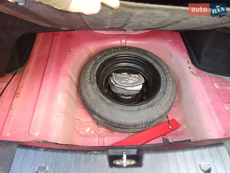 Седан Chevrolet Aveo 2006 в Ромнах