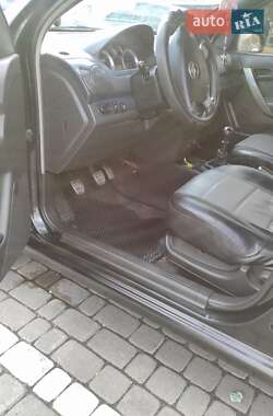 Седан Chevrolet Aveo 2006 в  фото 12 Седан Chevrolet Aveo 2006 в