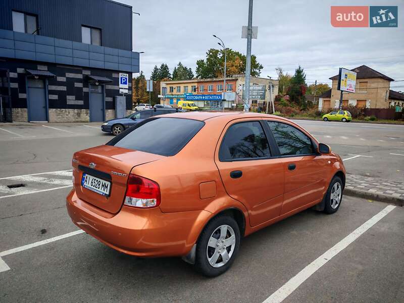 Седан Chevrolet Aveo 2005 в Киеве