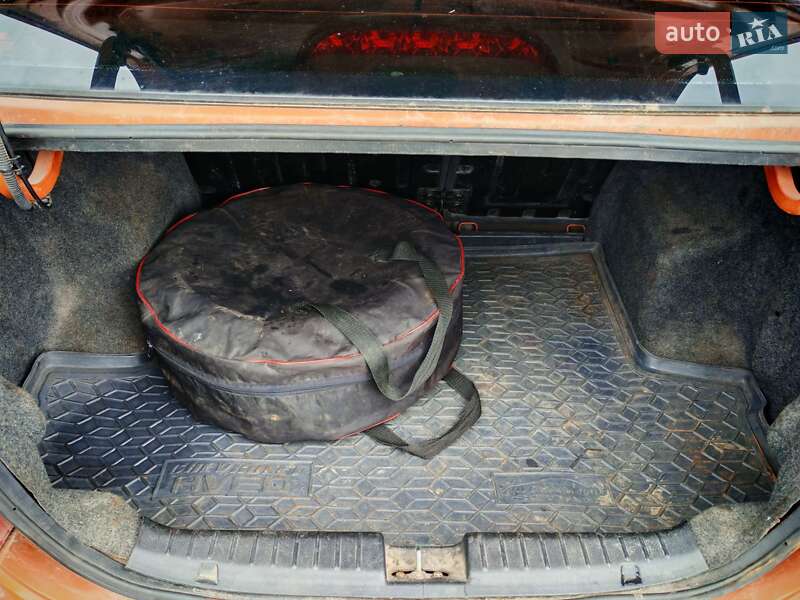 Седан Chevrolet Aveo 2005 в Киеве