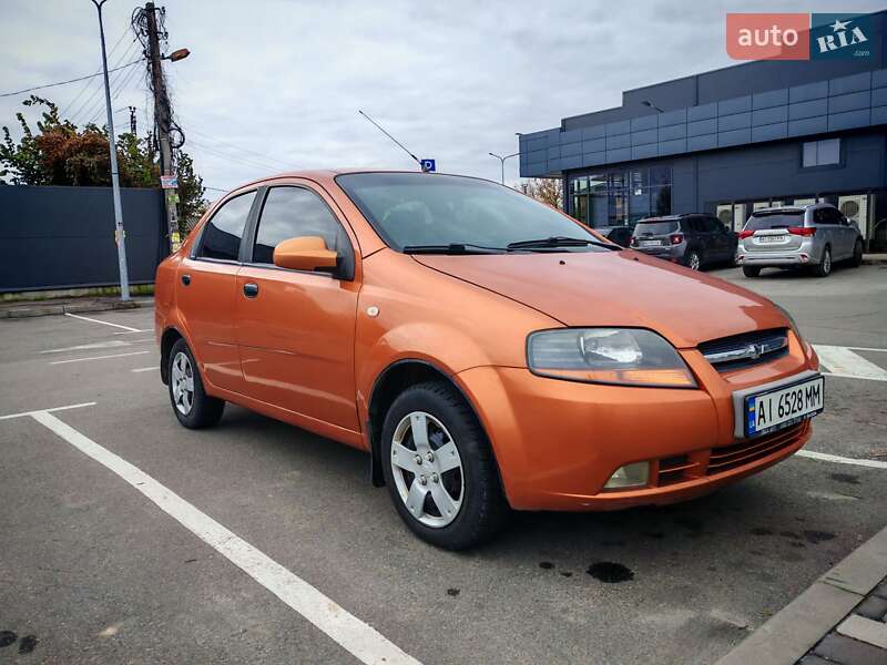 Седан Chevrolet Aveo 2005 в Киеве
