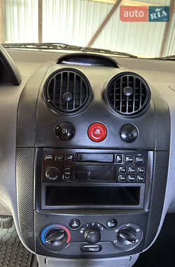 Седан Chevrolet Aveo 2004 в  фото 9 Седан Chevrolet Aveo 2004 в