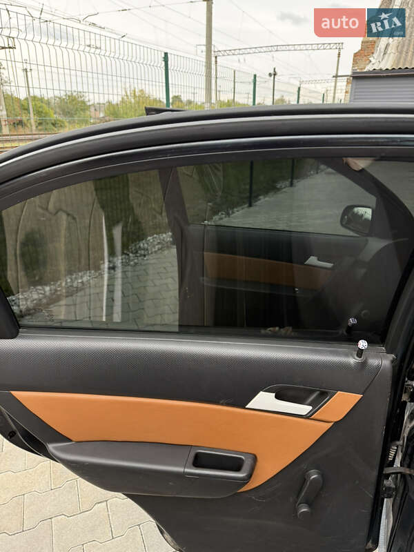 Седан Chevrolet Aveo 2006 в Звягелі