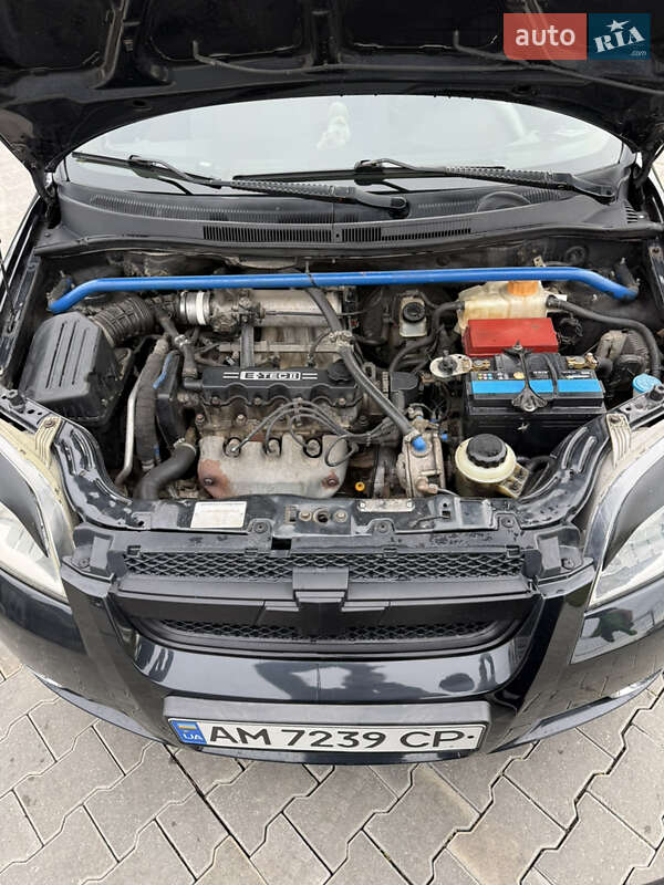 Седан Chevrolet Aveo 2006 в Звягелі