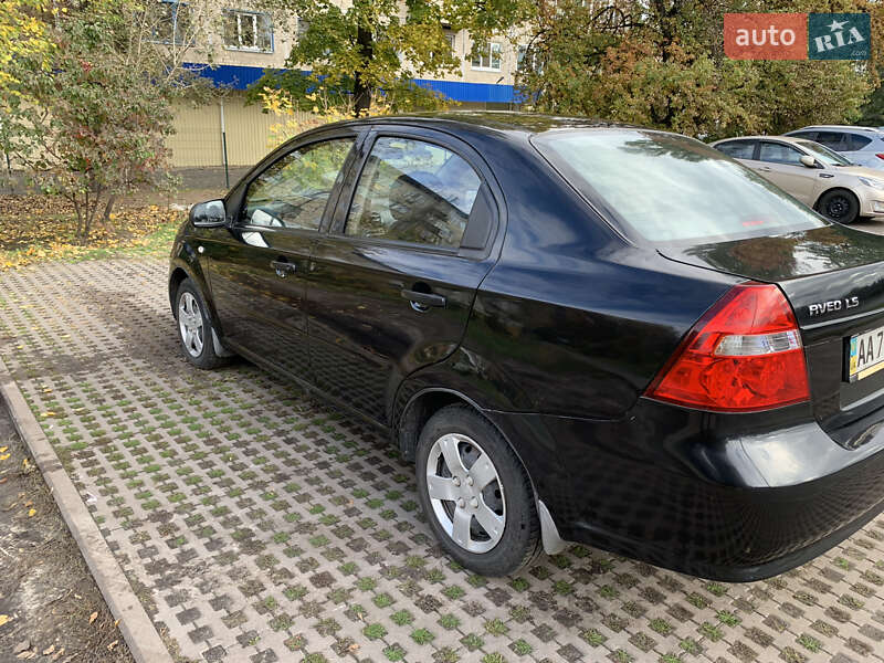 Седан Chevrolet Aveo 2006 в Киеве
