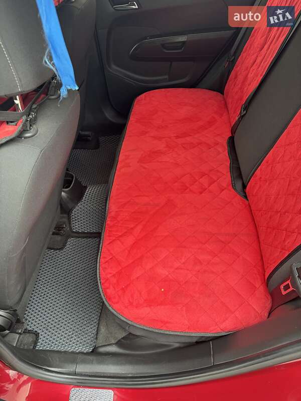 Седан Chevrolet Aveo 2014 в Полтаве