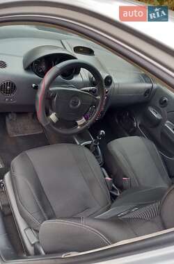 Хетчбек Chevrolet Aveo 2006 в  фото 4 Хетчбек Chevrolet Aveo 2006 в