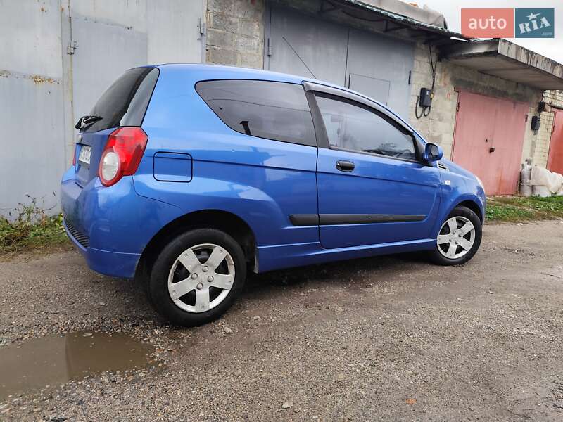 Хэтчбек Chevrolet Aveo 2008 в Киеве