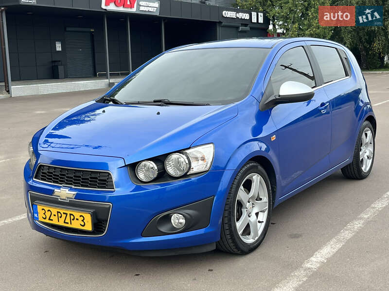 Хетчбек Chevrolet Aveo 2012 в 