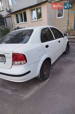 Седан Chevrolet Aveo 2005 в  фото 2 Седан Chevrolet Aveo 2005 в