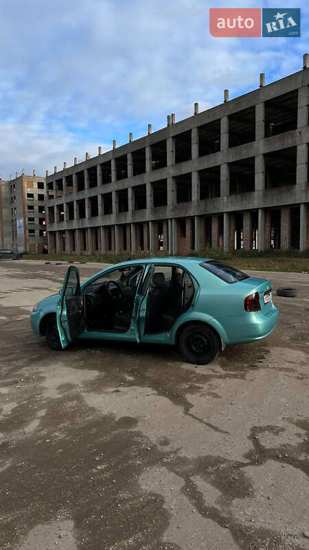 Седан Chevrolet Aveo 2005 в Тернополі