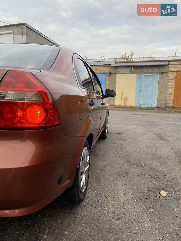 Седан Chevrolet Aveo 2011 в Софіївській Борщагівці