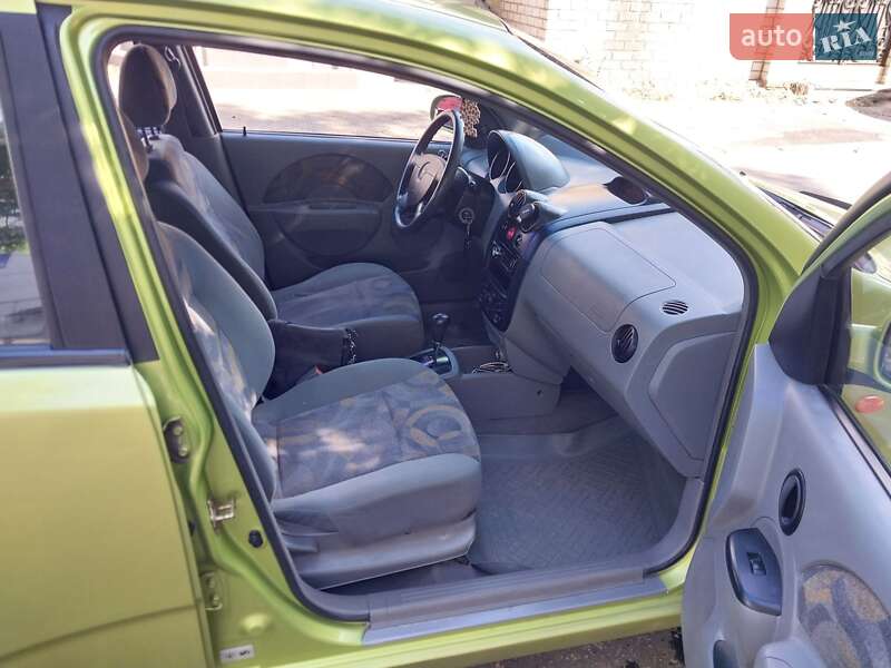 Хетчбек Chevrolet Aveo 2005 в Миколаєві