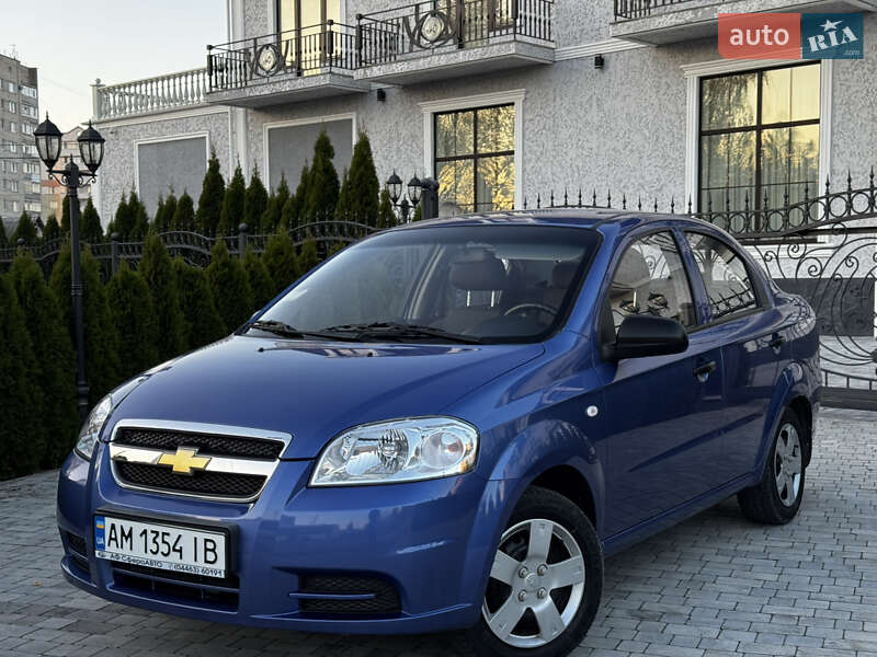 Седан Chevrolet Aveo 2008 в Виннице